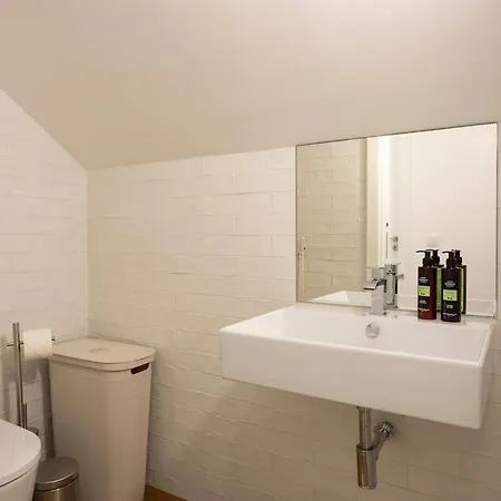Sunny Center Apartment